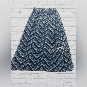 Ankle length skirt, mosaic pattern, US large